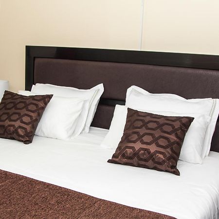 Streets Of Gold Guest House Gaborone Extérieur photo