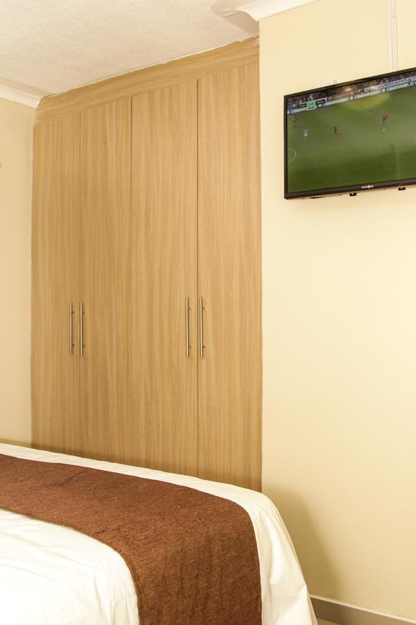 Streets Of Gold Guest House Gaborone Extérieur photo